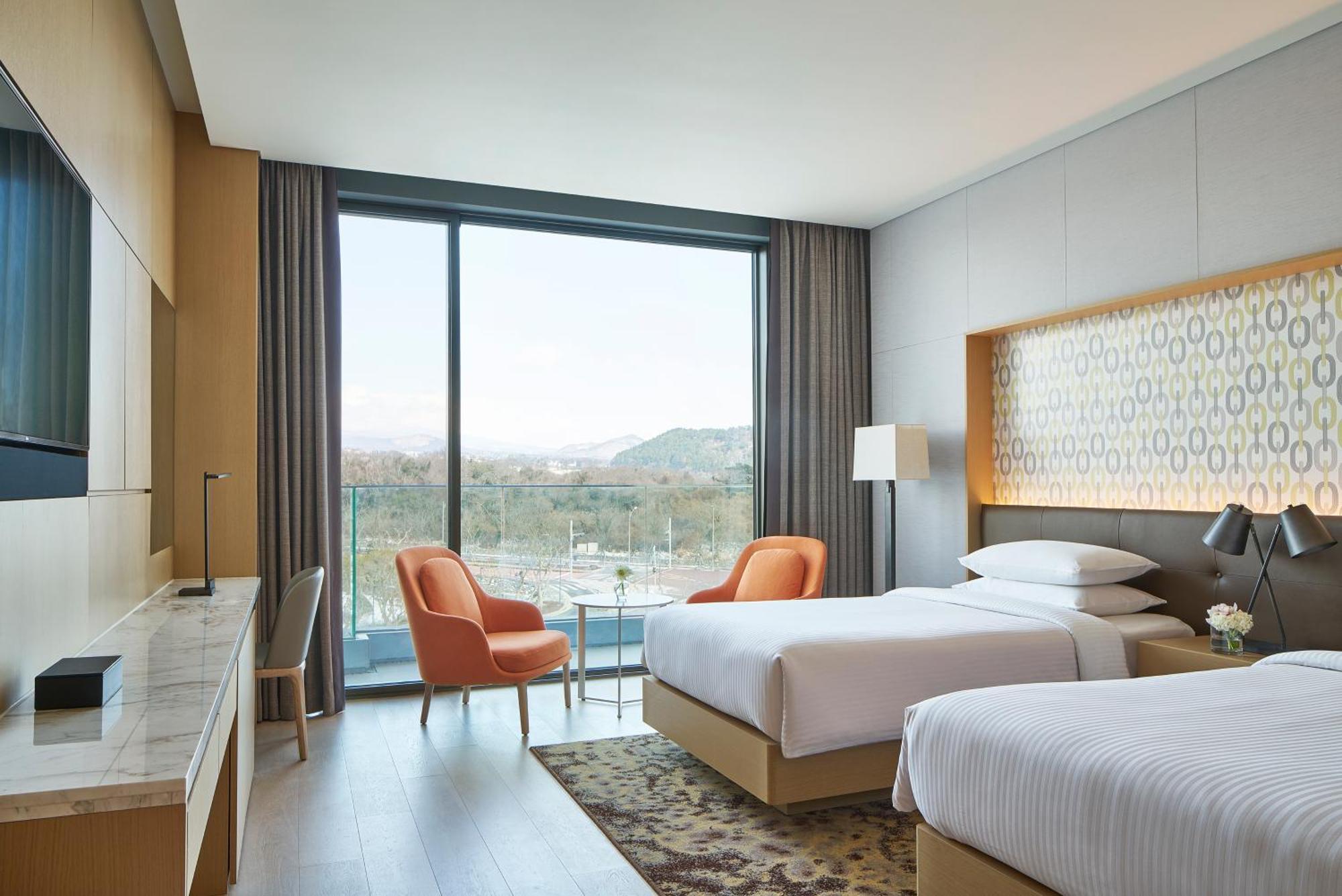 Marriott Jeju Shinhwa World Hotel Согвипхо Экстерьер фото